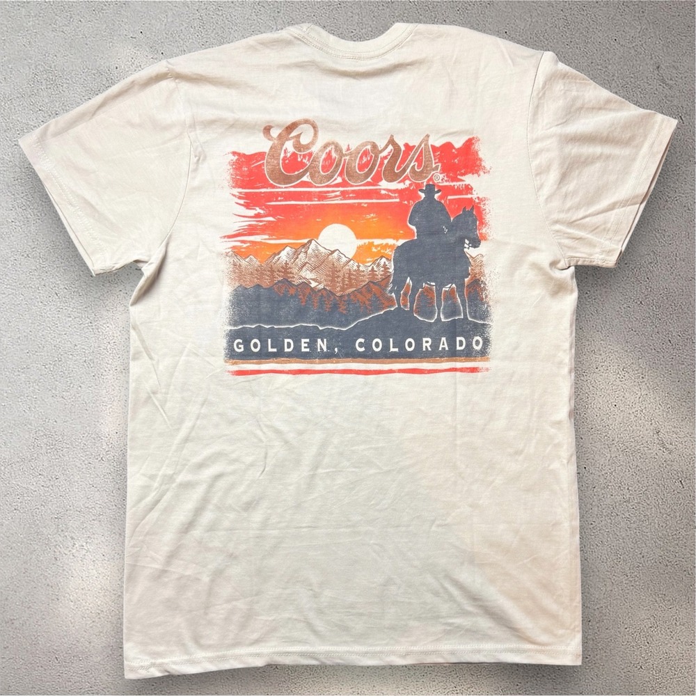 Coors Banquet Mens Graphic T-Shirt Medium Cream Cowboy Sunset Golden Colorado